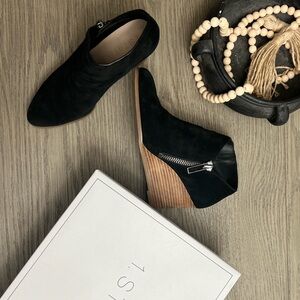 EUC 1.State Kaleb Wedge Bootie Size 8 Black